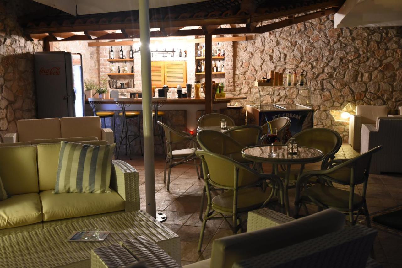 Viaros Hotel Apartments Tolo Luaran gambar